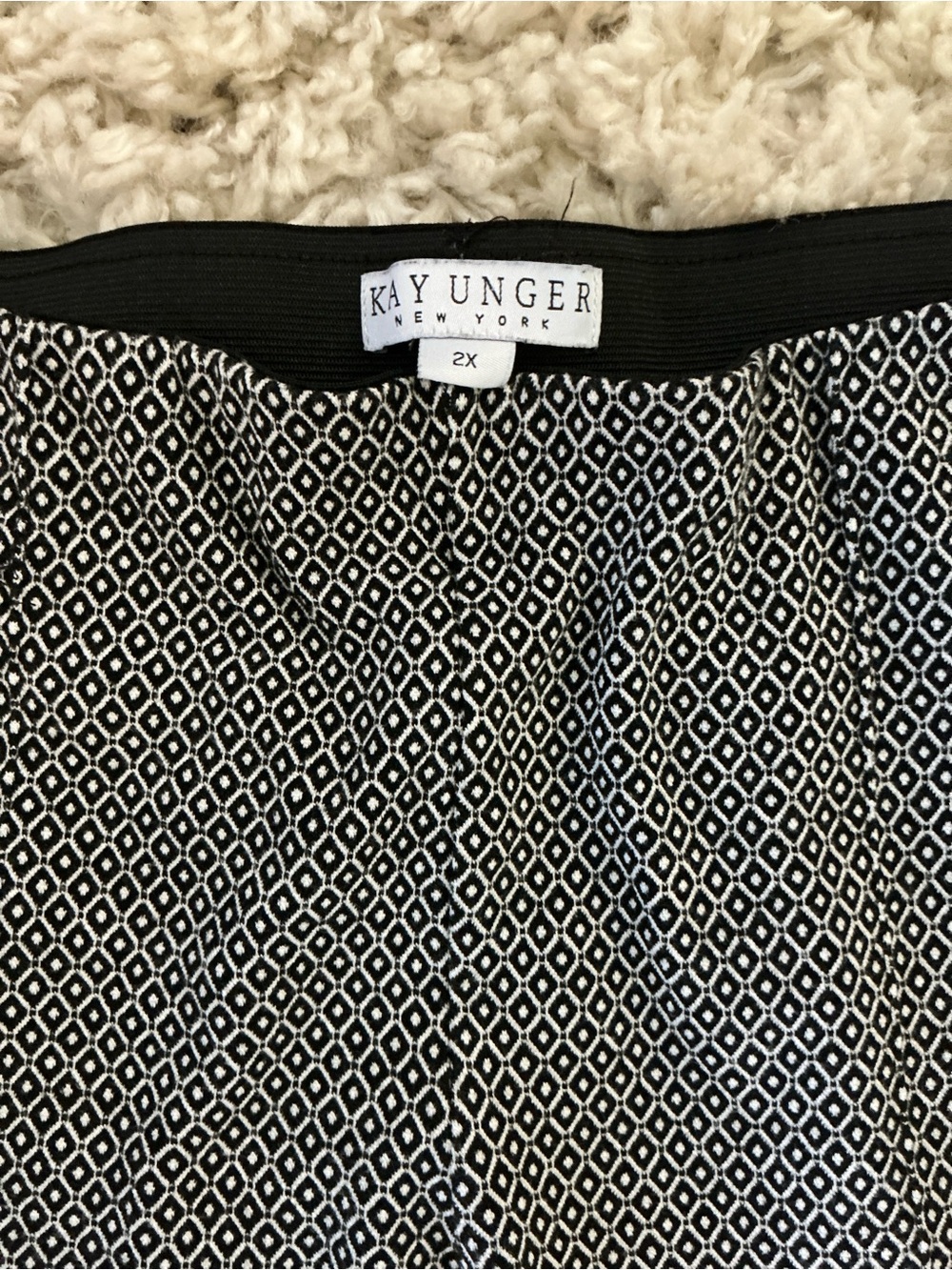 Kay Unger Black and White Geometric leggings